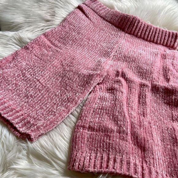 Pink Fuzzy Sweater Knit Malibu Bike Shorts - Picture 10 of 14